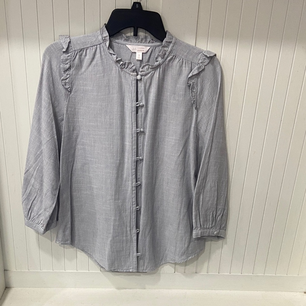 LC Lauren Conrad Light Gray Ruffle Blouse